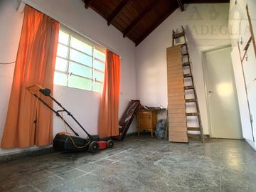 Chalet en muy buen estado - Carlos Diehl 2050, Longchamps.