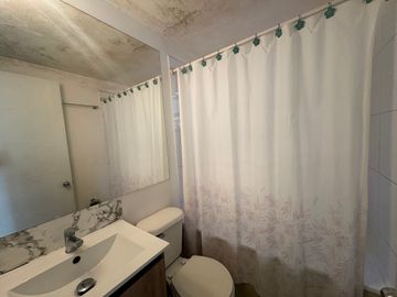 IMPECABLE CASA EN VENTA, CON GRAN TERRENO Y POTENCIAL