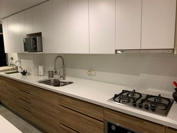 ARRIENDO AMPLIO Y LUMINOSO DEPTO 3 DORM 2 BANOS 1 ESTAC 1BOD