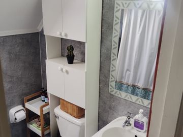 CASA DE 2 PISOS EN GERONA, CHILLÁN CON PISCINA Y QUINCHO