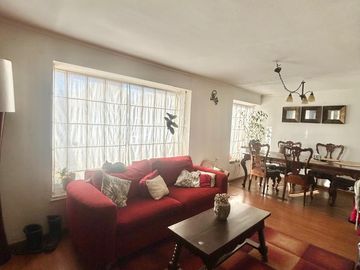 CASA DE 2 PISOS EN GERONA, CHILLÁN CON PISCINA Y QUINCHO