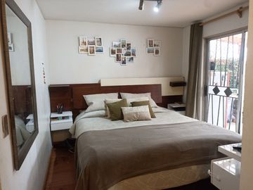 CASA DE 2 PISOS EN GERONA, CHILLÁN CON PISCINA Y QUINCHO