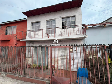SE VENDE AMPLIA CASA SOLO AL CONTADO 122M2