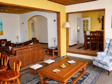 GRAN OPORTUNIDAD / CASA PRINCIPAL MÁS CASA INTERIOR / 5000MT