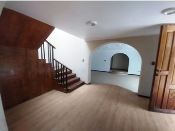 CASA EN PARCELA, 6 DORMITORIOS,  COMUNA DE SAN BERNARDO