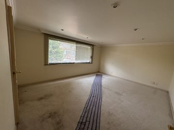 CASA EN VENTA CON ALBERCA PARA ACTUALIZAR OPORTUNIDAD - SIERRA GUADARRAMA- LOMAS