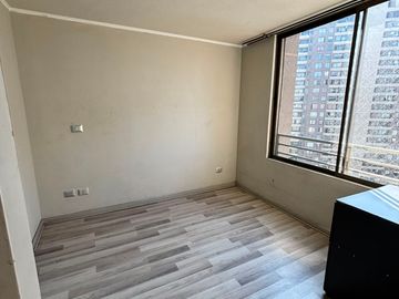 AMPLIO, LUMINOSO Y BIEN CONECTADO DEPARTAMENTO
