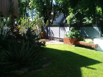 Excelente propiedad 5 amb en el barrio parque sur horeis con lote de 20 x 25 parque y pileta