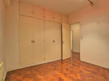 Uruguay y Av. Córdoba - Tribunales Oficina o Vvda - Vig - Venta/Alq.