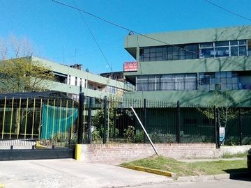 VENTA. Departamento 3 ambientes. A mejorar. Centro Comercial. Villa Celina.