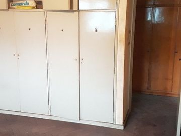 VENTA. Departamento 3 ambientes. A mejorar. Centro Comercial. Villa Celina.