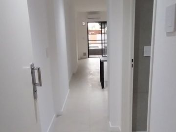 Alquiler Monoambiente con balcon, esp lavarropas, cocina a gas!!! Apto prof