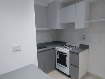 Alquiler Monoambiente con balcon, esp lavarropas, cocina a gas!!! Apto prof