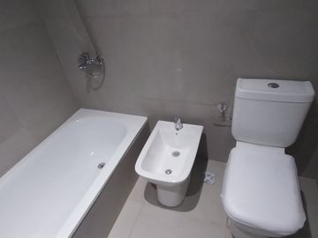 Alquiler Monoambiente con balcon, esp lavarropas, cocina a gas!!! Apto prof
