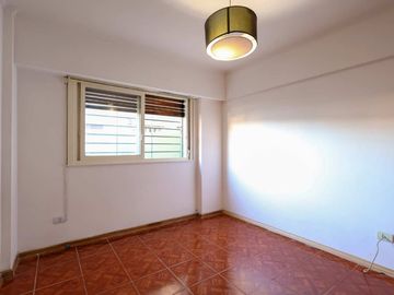 Departamento 2 Ambientes en Venta Caseros C/Patio