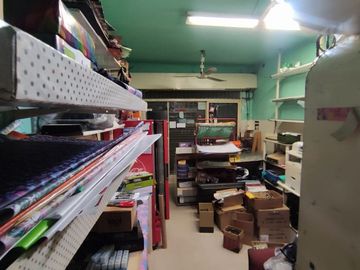 VENTA CASA Y LOCAL A RECICLAR  EN VILLA ADELINA