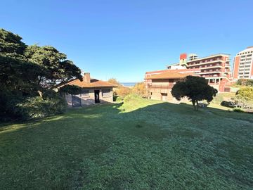 Chalet en venta c/ cochera en Zona Centro