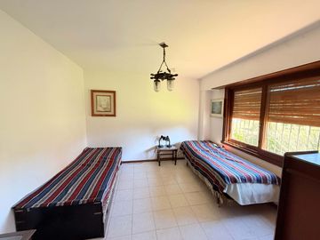 Chalet en venta c/ cochera en Zona Centro