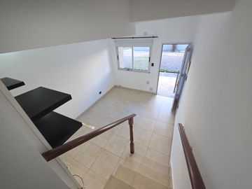 VENTA DUPLEX IMPECABL EN COMPLEJO SAN MIGUEL OESTE