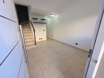 VENTA DUPLEX IMPECABL EN COMPLEJO SAN MIGUEL OESTE