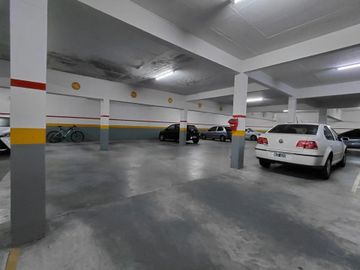 Venta Cochera Cubierta en Edificio en Florida