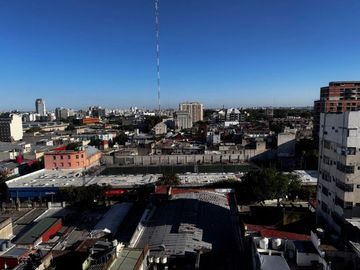 2 ambientes en piso 11 con vista abierta - Constit