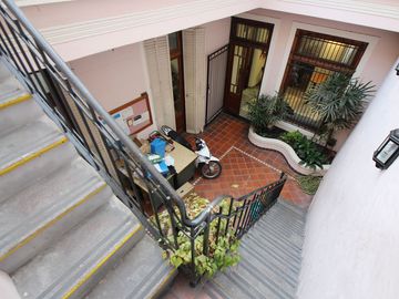 Venta CASA 6 AMBIENTES con Gran terraza Paternal
