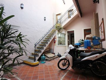 Venta CASA 6 AMBIENTES con Gran terraza Paternal