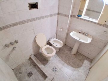DEPARTAMENTO 3 AMB EN VENTA FLORES CON BALCON