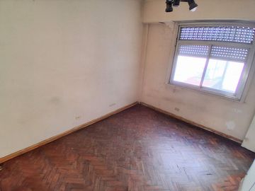DEPARTAMENTO 3 AMB EN VENTA FLORES CON BALCON