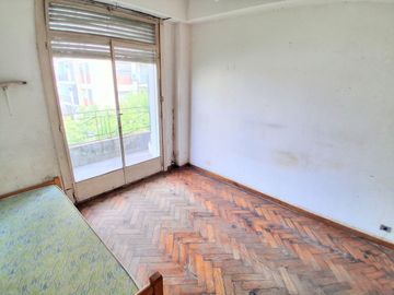 DEPARTAMENTO 3 AMB EN VENTA FLORES CON BALCON