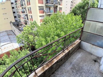 DEPARTAMENTO 3 AMB EN VENTA FLORES CON BALCON