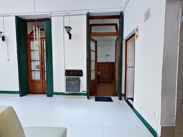 VENTA con RENTA  3 amb y 1/2 - Monserrat