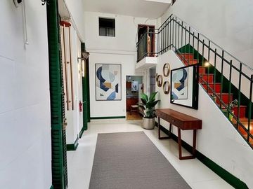 VENTA con RENTA  3 amb y 1/2 - Monserrat