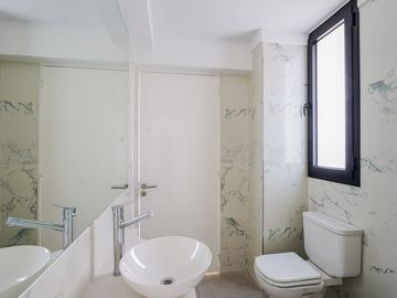 3 amb estrenar con balcón. Cochera Full amenities