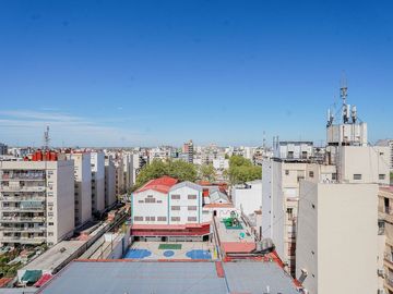 3 amb estrenar con balcón. Cochera Full amenities