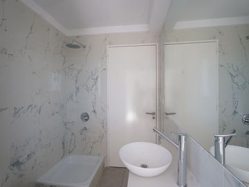 3 amb estrenar con balcón. Cochera Full amenities