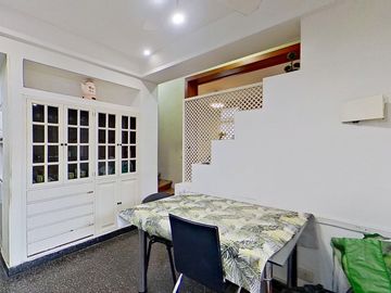 VENTA CASA 4 AMB COCHERA PATIO EN FLORES LUMINOSA
