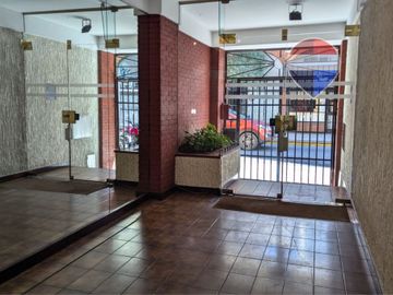 Recoleta. Alquiler monoambiente amoblado c/ patio.