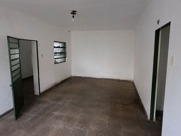 CASA EN VENTA BERISSO 3 DORMITORIOS Y COCHERA
