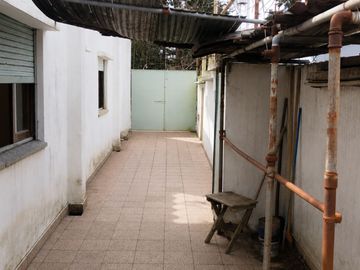CASA EN VENTA BERISSO 3 DORMITORIOS Y COCHERA