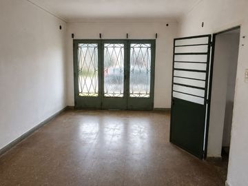 CASA EN VENTA BERISSO 3 DORMITORIOS Y COCHERA