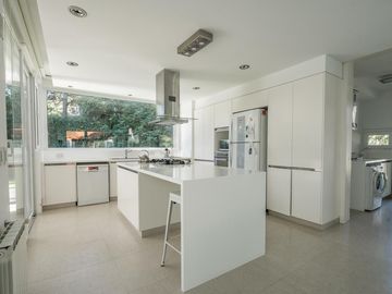 VENTA CASA 5 AMBIENTES PINAMAR NORTE