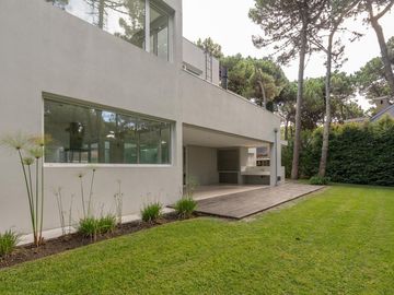 VENTA CASA 5 AMBIENTES PINAMAR NORTE