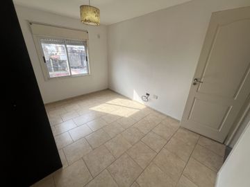 DEPARTAMENTO  2 AMBIENTES AL FRENTE CON BALCON