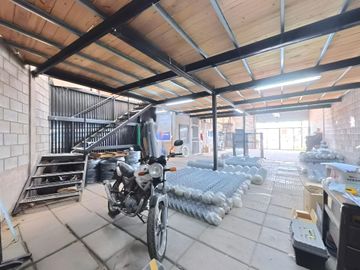 VENTA GALPON/DEPOSITO SOBRE RUTA 8 OPORTUNIDAD