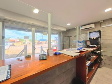 VENTA GALPON/DEPOSITO SOBRE RUTA 8 OPORTUNIDAD