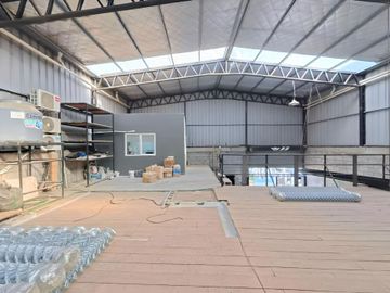 VENTA GALPON/DEPOSITO SOBRE RUTA 8 OPORTUNIDAD