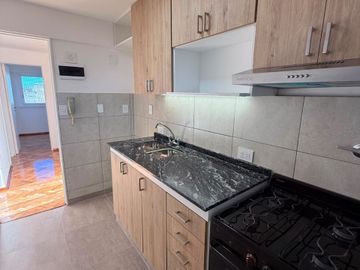 DEPARTAMENTO 3 AMBIENTES CON BALCÓN Y COCHERA