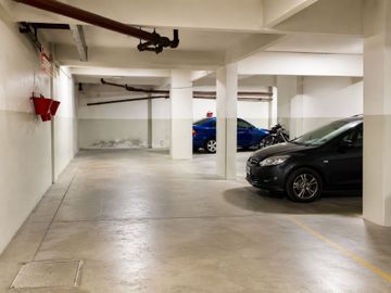 Venta Cochera doble Villa Ortuzar Fija y Cubierta